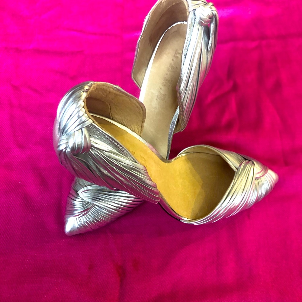 A cute and classic shoes